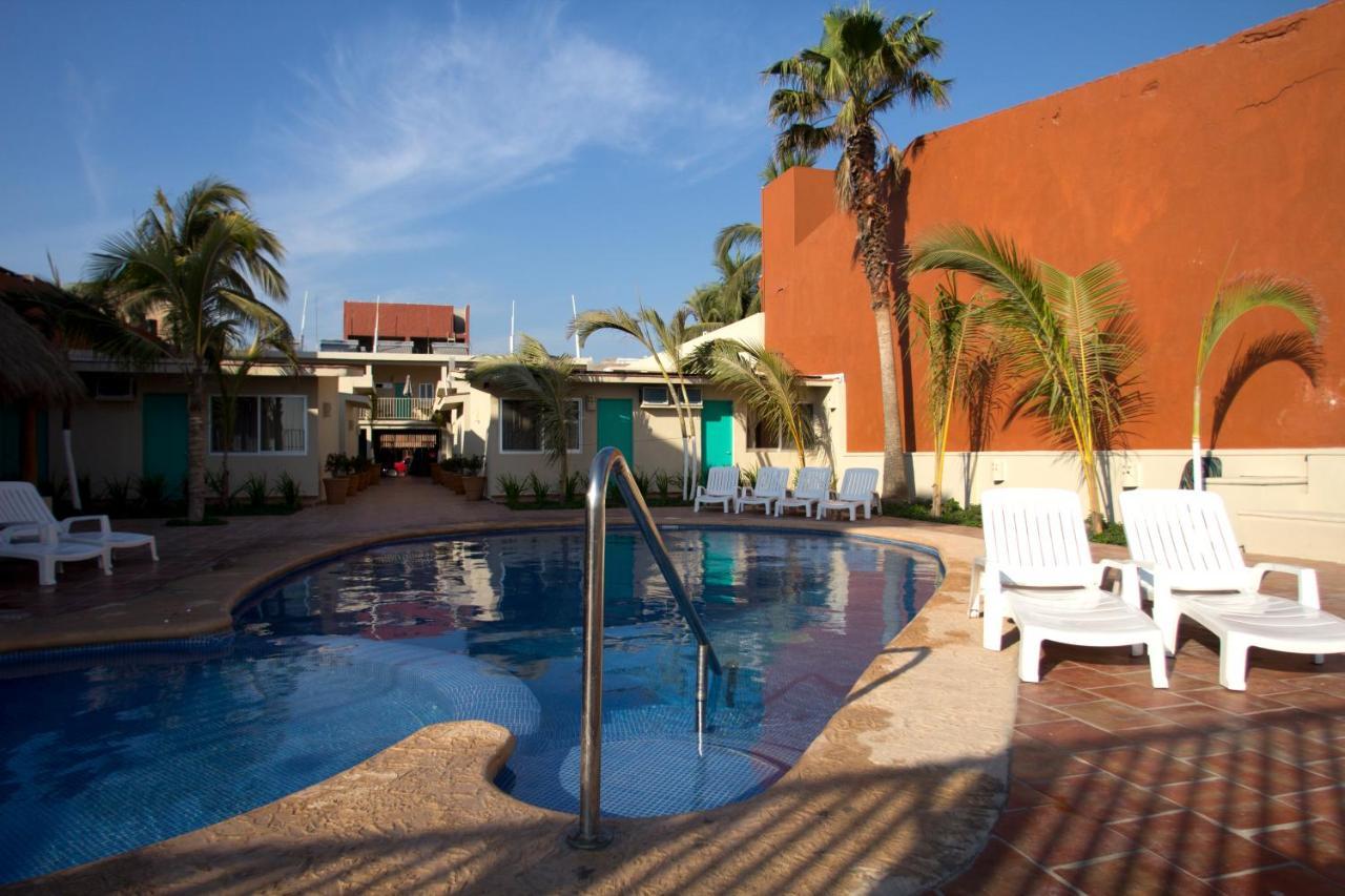 Bungalows Las Arenas Сан-Патрисио-Мелак Экстерьер фото
