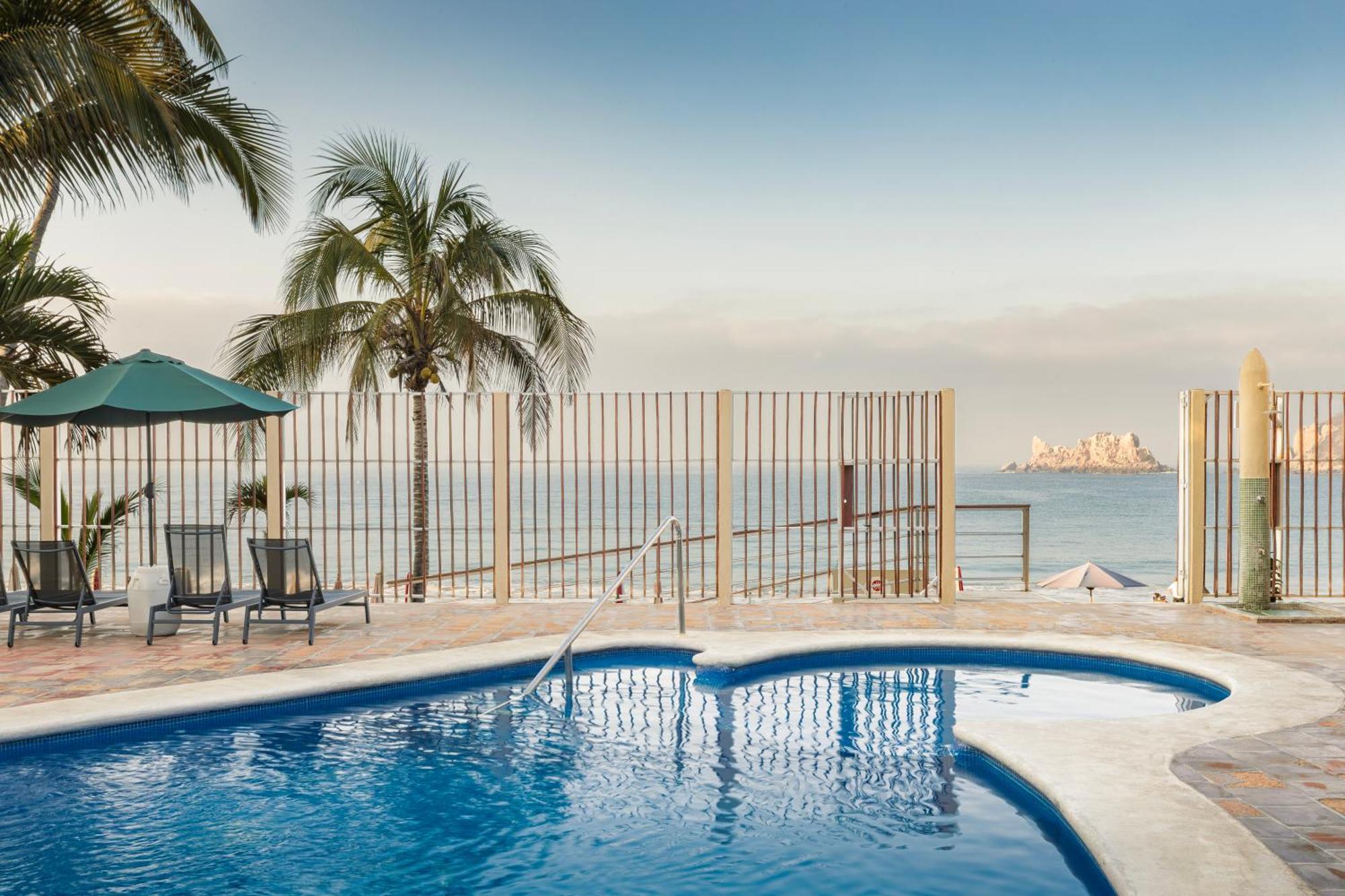 Bungalows Las Arenas Сан-Патрисио-Мелак Экстерьер фото