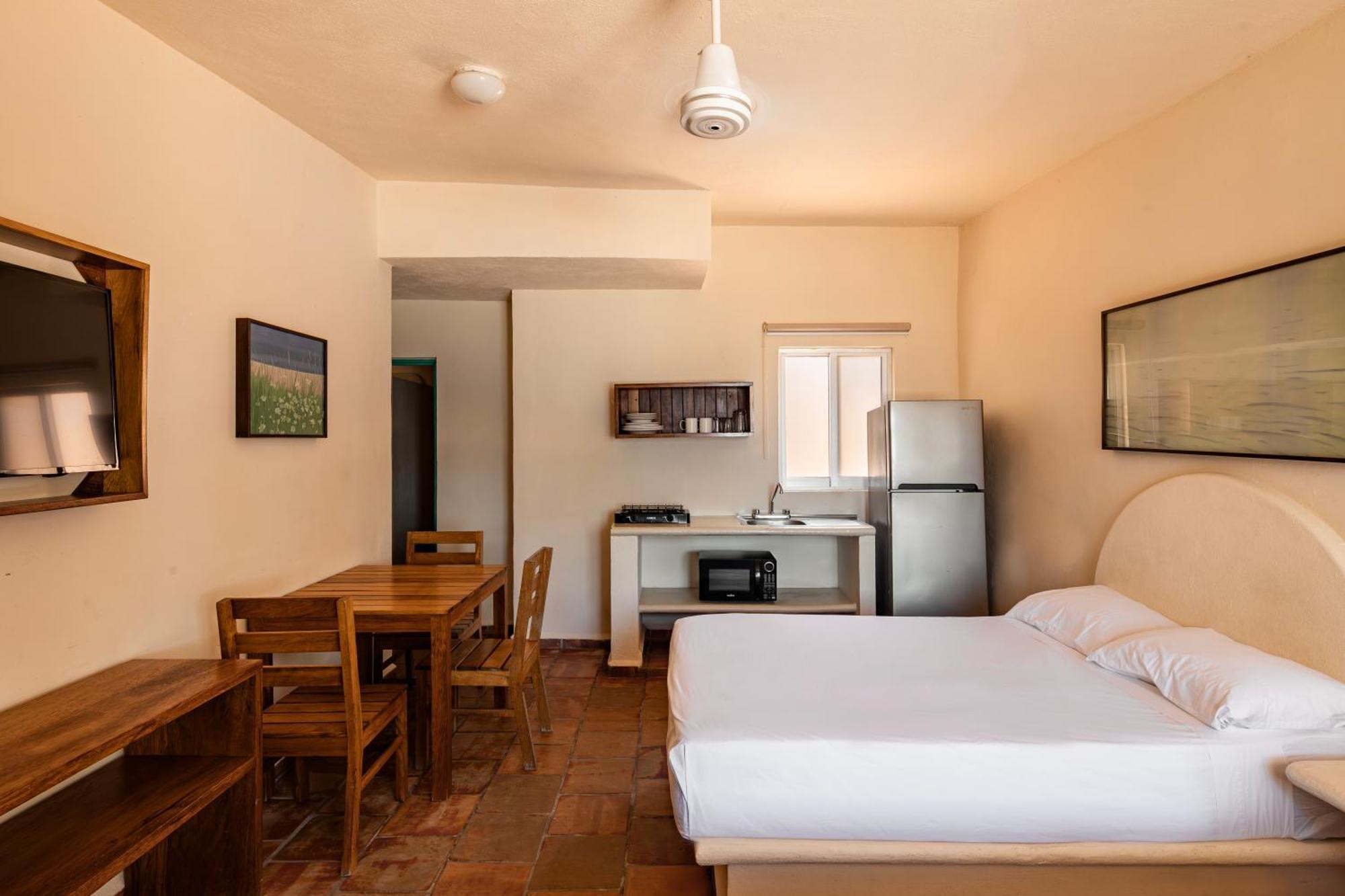 Bungalows Las Arenas Сан-Патрисио-Мелак Экстерьер фото